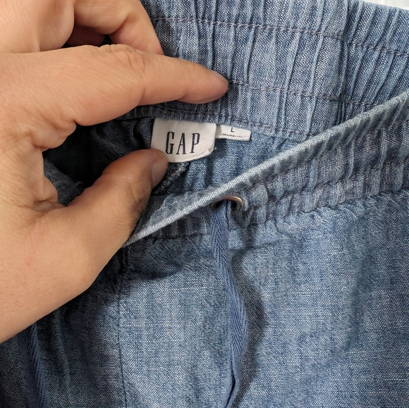 Gap Chambray Shorts - Picture 3 of 4